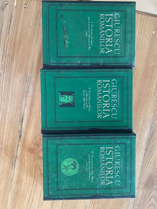 colecție de cărți vechi