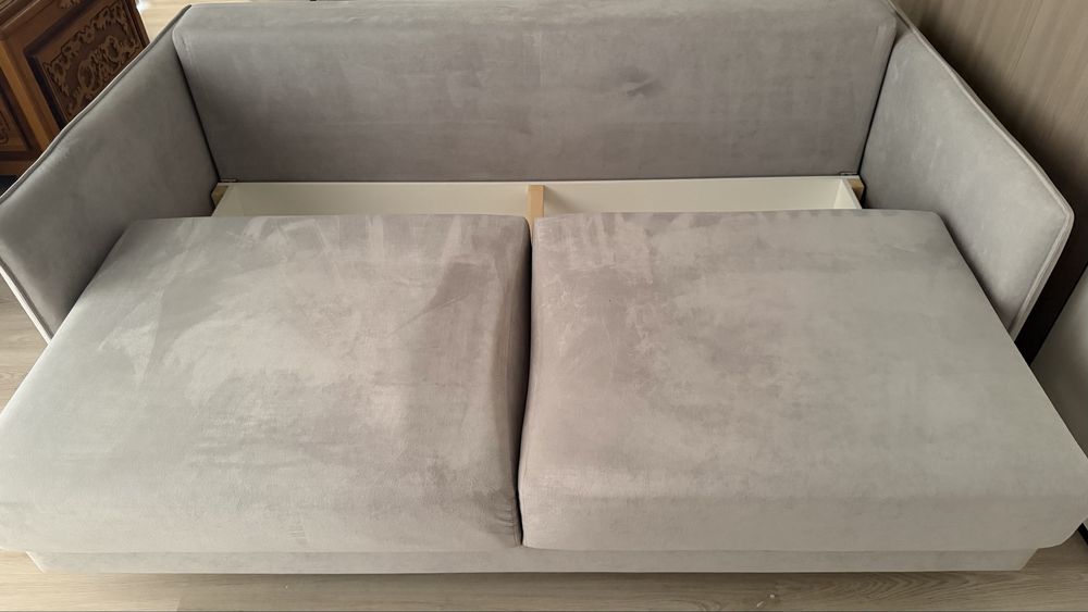 Диван серого цвета