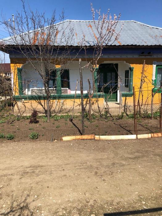 Casa+teren de vanzare