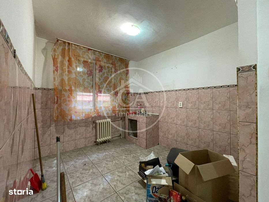 Apartament de vânzare cu 3 camere în zona Nufarul, Oradea