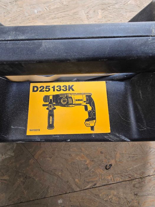 Bormasina de beton dewalt d25133k