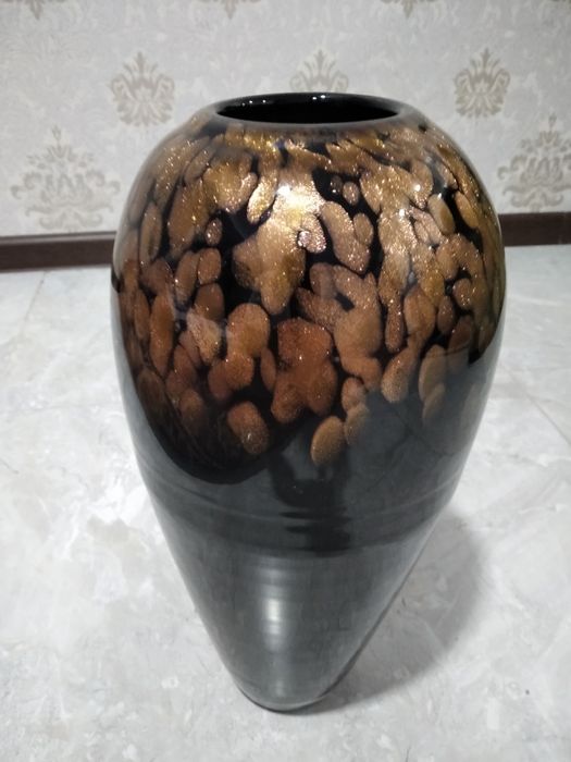 Итальянская Ваза из каленного стеклянная черная