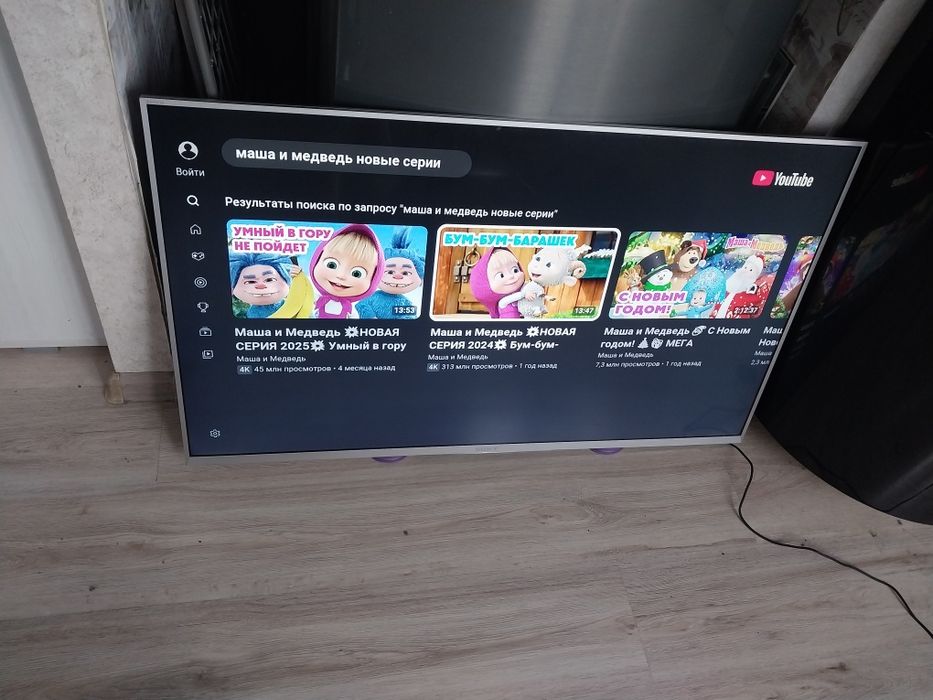 Смарт телевизор Sony 109см. С креплением на стену.