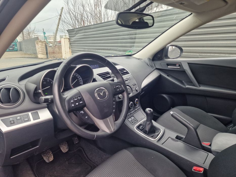 Mazda 3 Facelift 2013 / Superba // 95000Km /1.6 Benzina /  Garantie