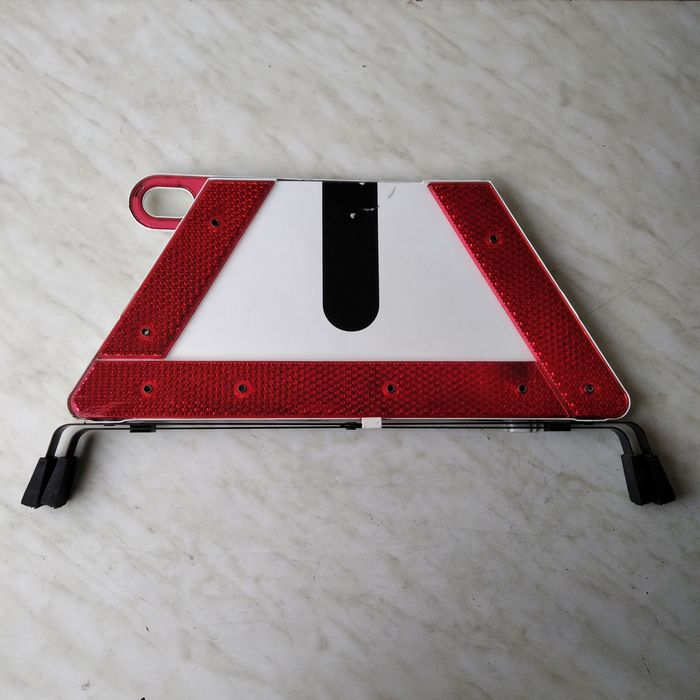 Аварийный знак Mercedes