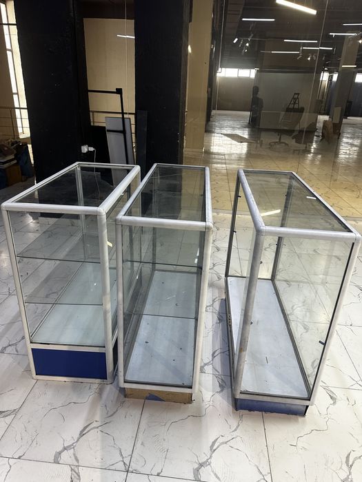 Три Витрины 60 000 тегнге.