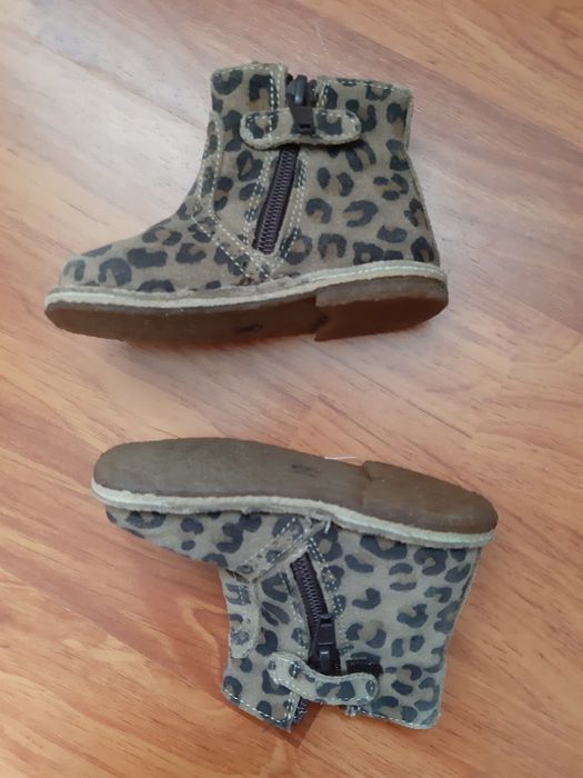 Pantofi chicco piele marimea 19 ca noi cutie talpic 12 cm si ghetute19