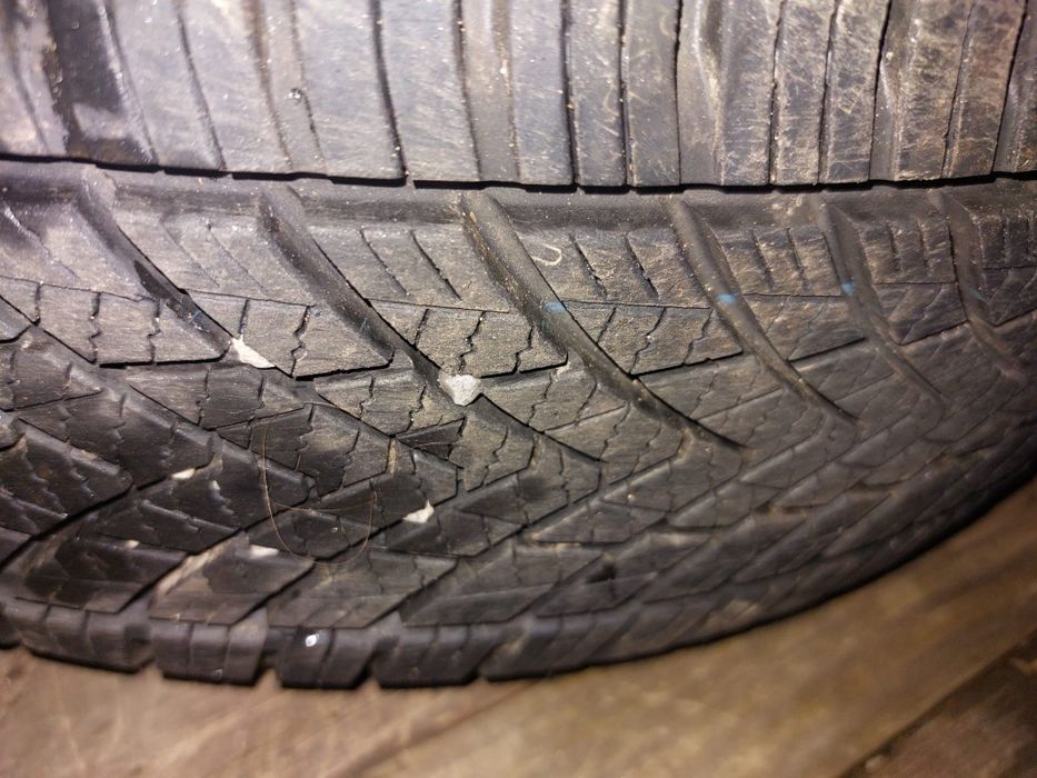Vând cauciucuri 175/65/14       (Iarnă)