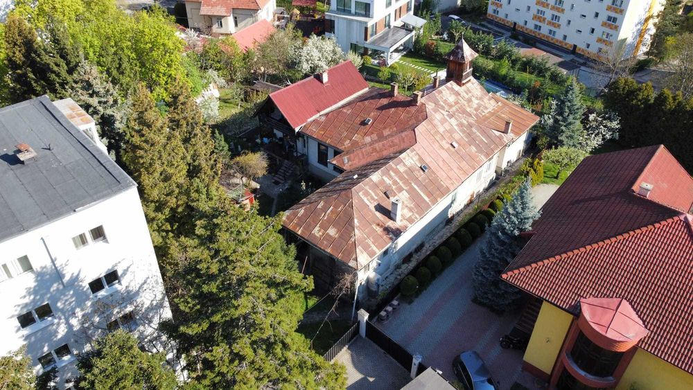 P.F. vind TEREN   1770 mp in cartierul Zorilor cu casa existenta  demolabila.