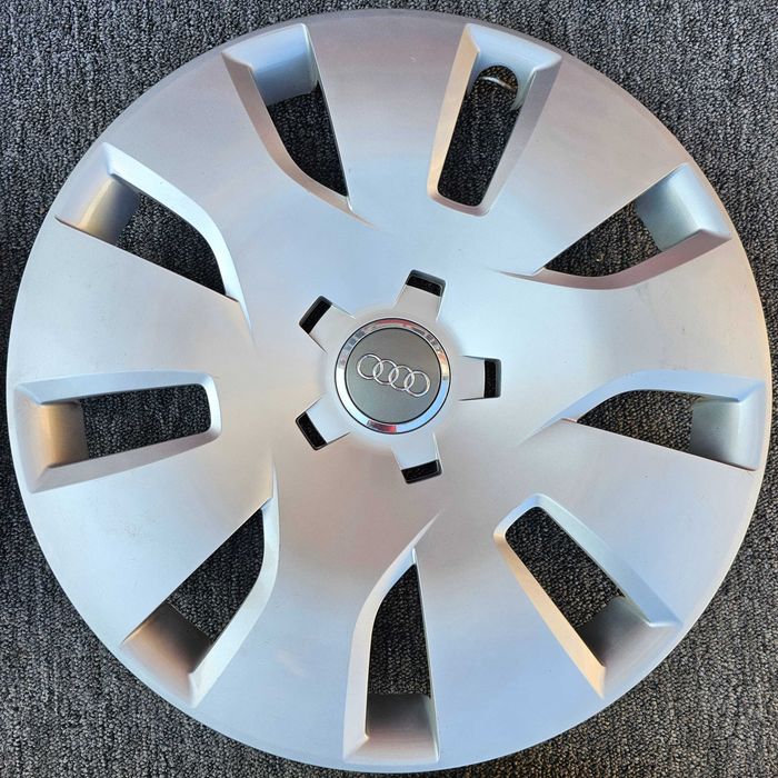 Capace Roti / Capace Jante De Tabla 16" Ptr. Audi A3/A4/A5/A6