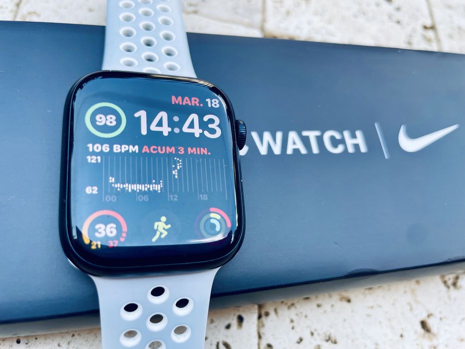 Apple Watch Nike seria 7 45 mm
