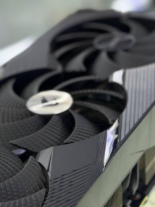 GeForce RTX 4070 Ti (GIGABYTE AORUS Elite)