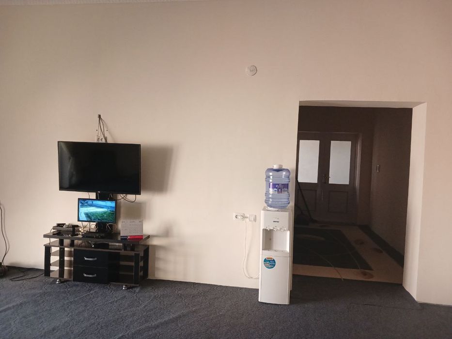 Katta uchaska  sotiladi hamma narsasi bilan