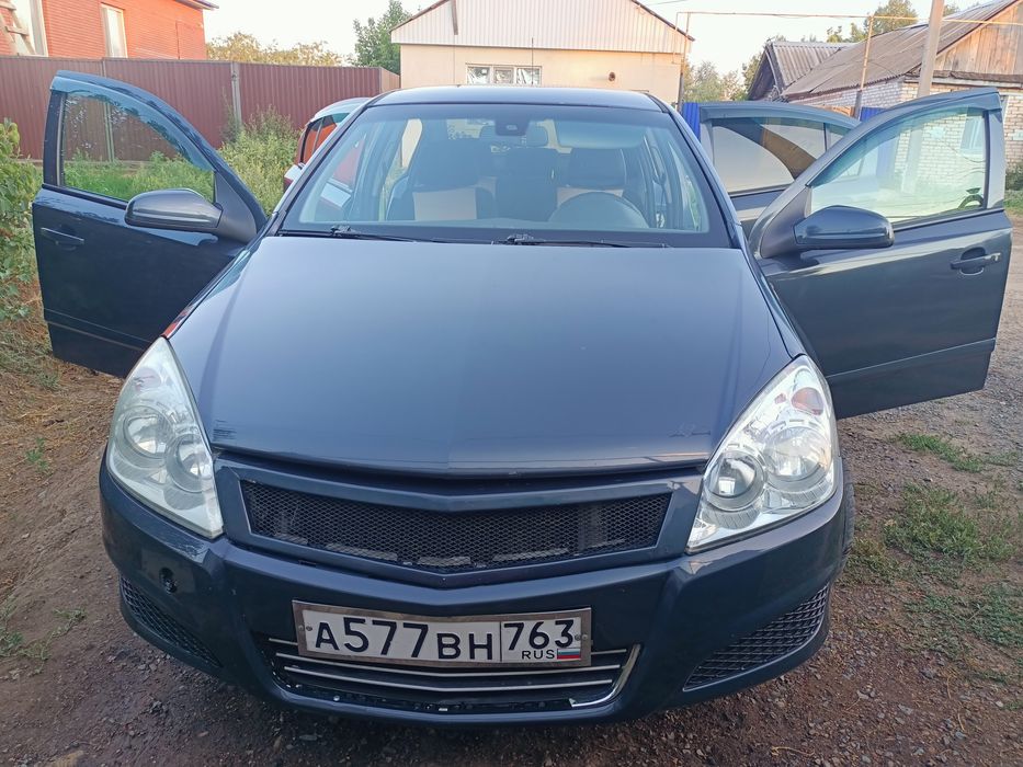 Продам машину Опель астра 2008 года.