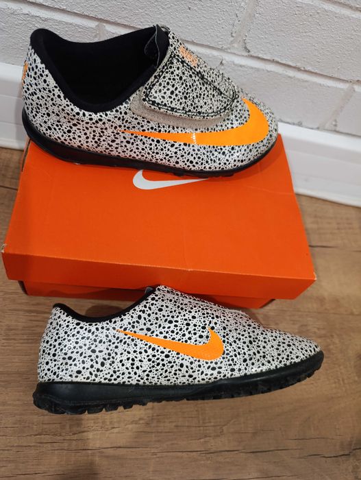 Детски футболни обувки Nike, Adidas