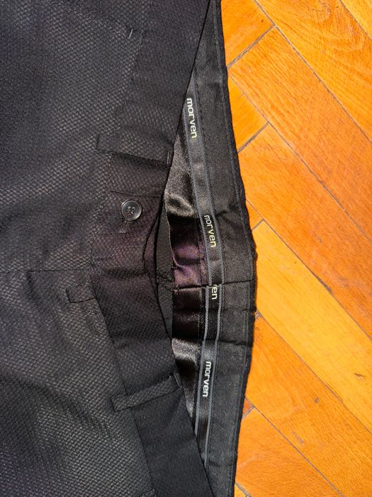 Мъжки черен костюм с риза