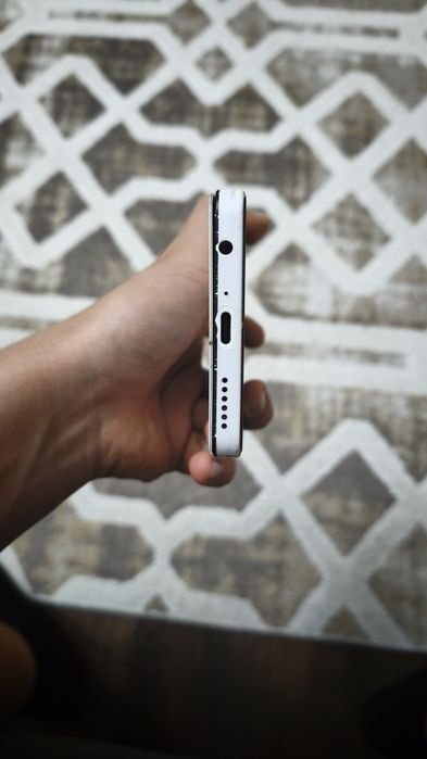 Tecno Camon 19 Pro Mondrian edition Обмен