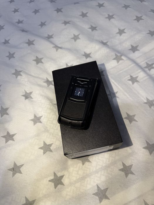 Vertu Чисто Нови Телефони Ayxta и Slider