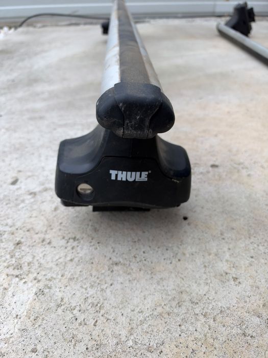 Bare transversale Thule AeroBar + Picioare Thule 754 - Compatibile VW Passat și alte modele