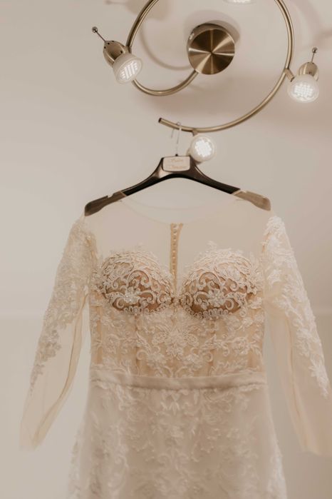 Rochie de mireasa cu voal lung