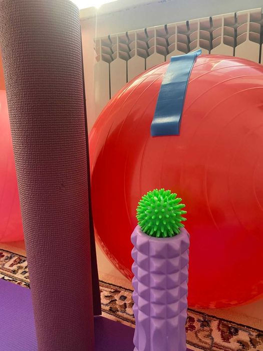 ролик, мяч. коврик для йоги