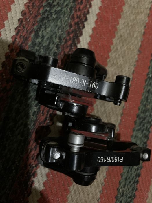 Продаю два тормазных коллипера