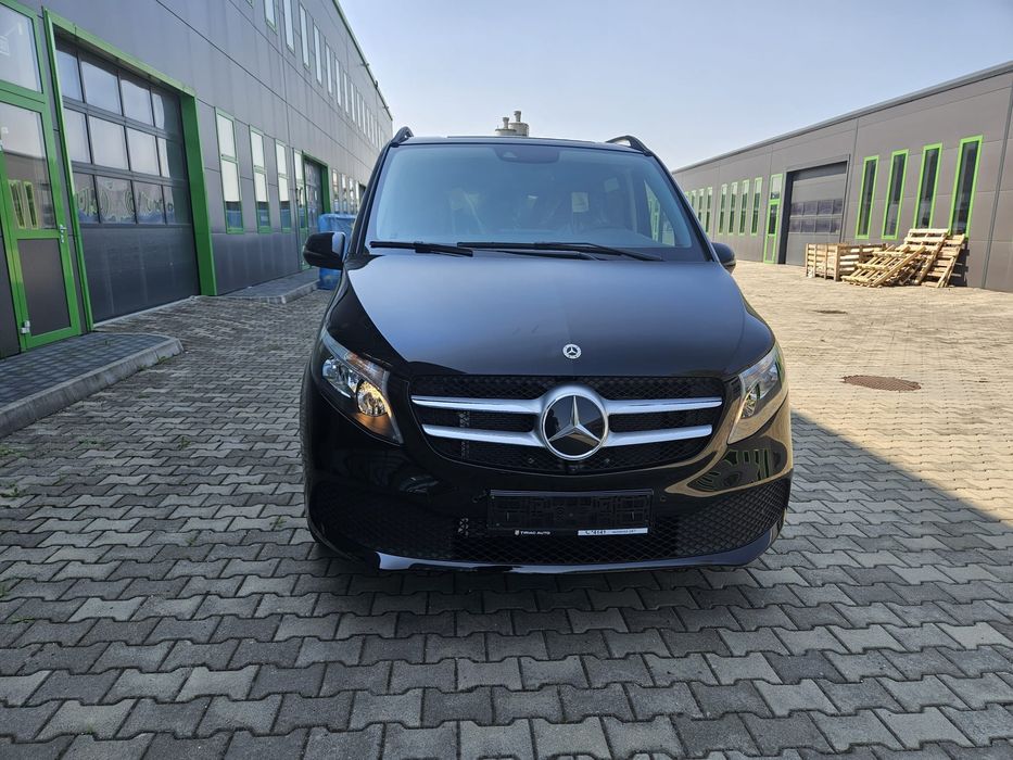 Se închiriază Mercedes Benz V Class