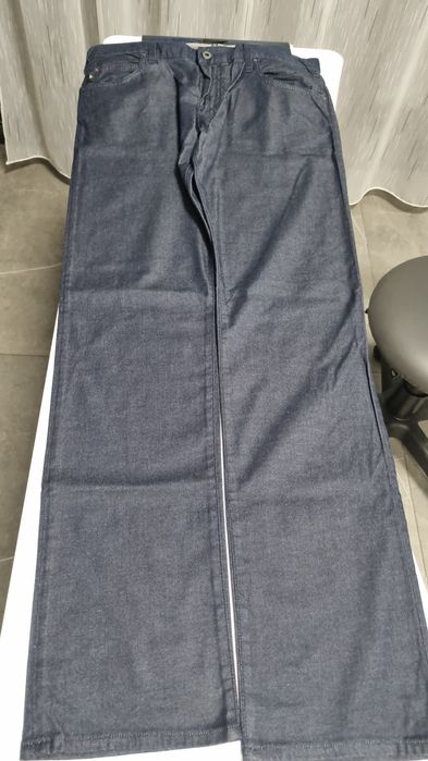 Vand pantaloni Emporio Armani noi nefolositi cu eticheta
