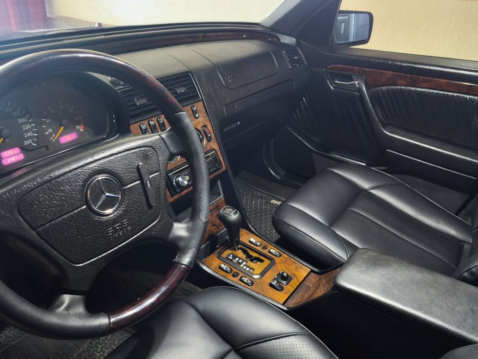 Мерседес 202 рестайлинг 112 3.2 обйом