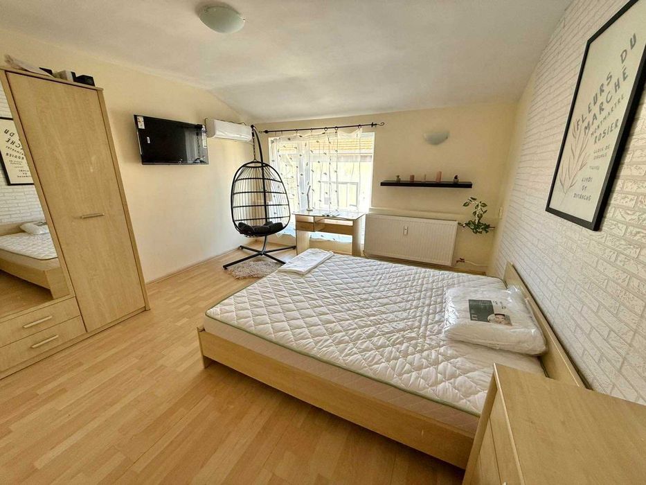 Продава се Четиристаен апартамент в Плевен, Идеален център - 129 кв.м за 708 €/кв.м - Снимка #4