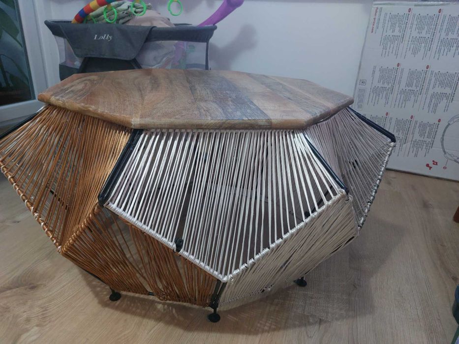 Холна масичка с дървен материал