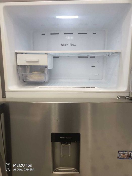 Холодильник Samsung