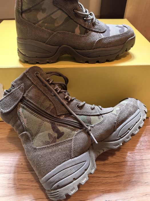 Bocanci militari
