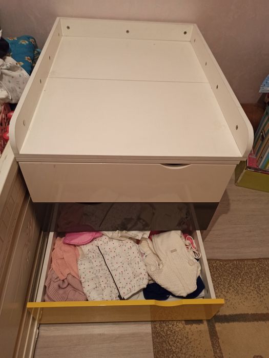 Пеленальный столик с комодом