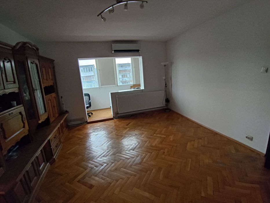 Vand apartament 2 camere luminat si spatios  pe Str. Ranetti Timisoara