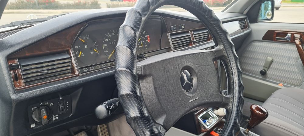 Мерседес Бенц  190й