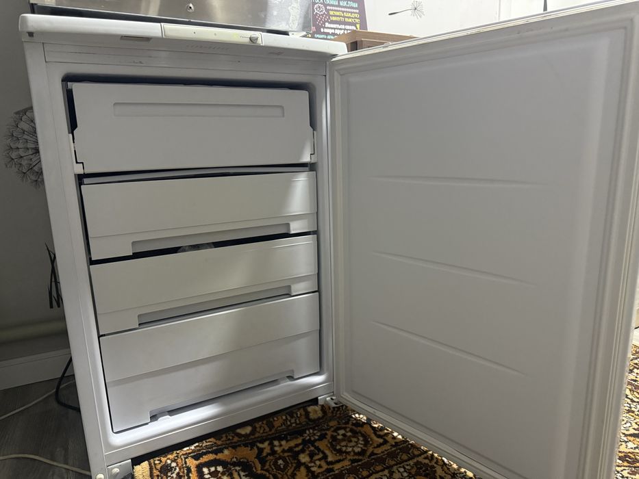 Продам морозильник БУ