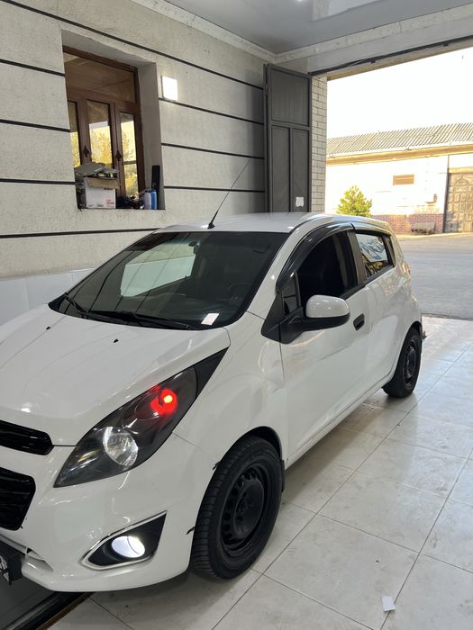 Spark 1 pazidse kandisaner bor