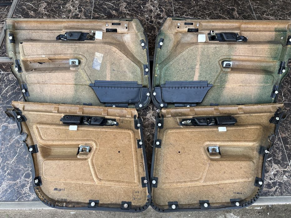 Дверные карты - обшивки BMW E34