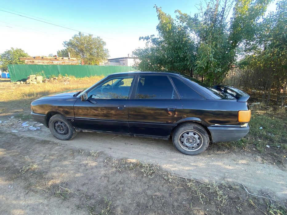 Продам машину audi 80