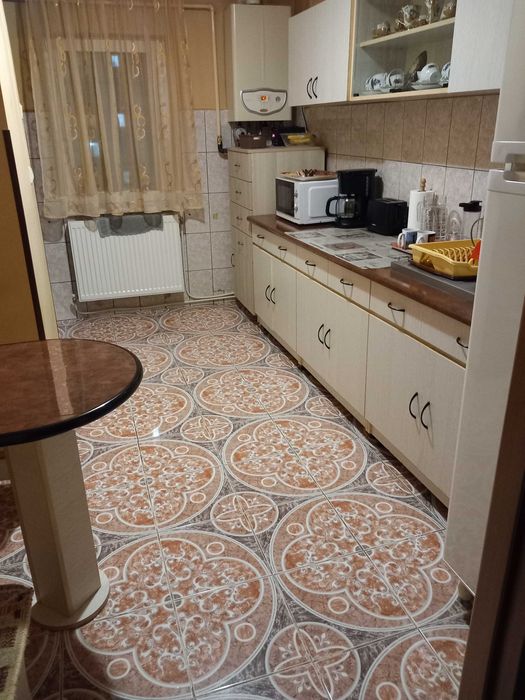 Apartment 4 camere decomandate 82 mp.