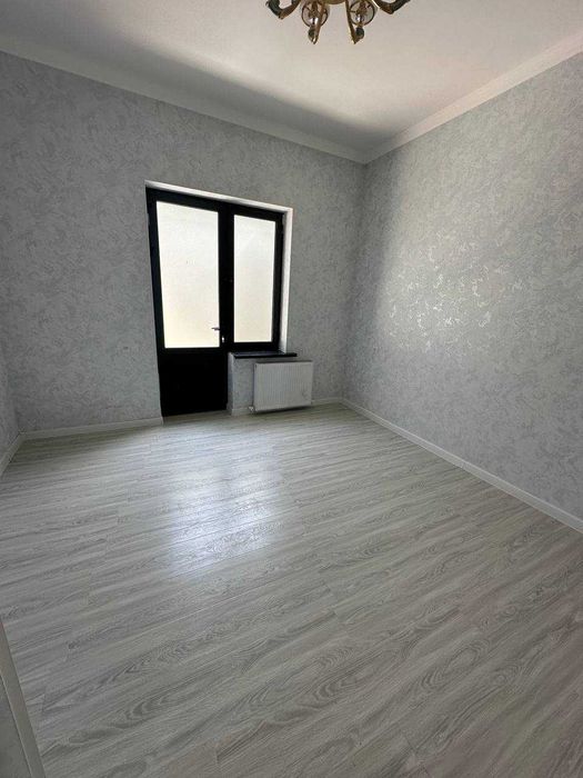 Уй сотилади Уч кахрамон постан кирганда 5 км Хожи ота махалла