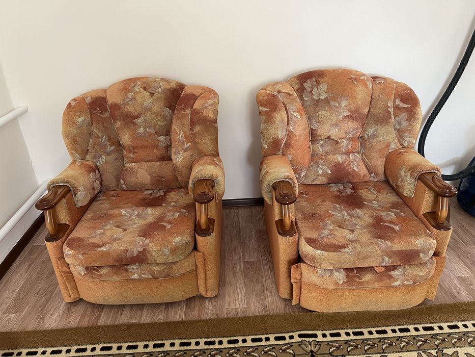 Продам два кресла