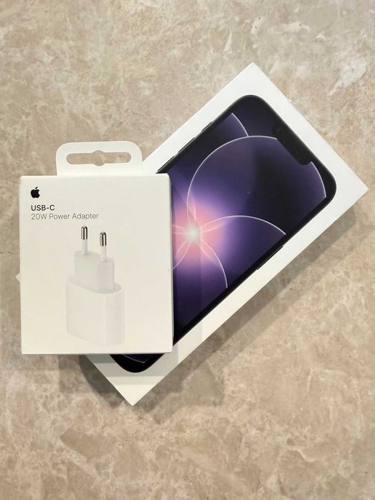 Apple iPhone 17e 256GB Black – Чисто нов, запечатан, + подарък адаптер!