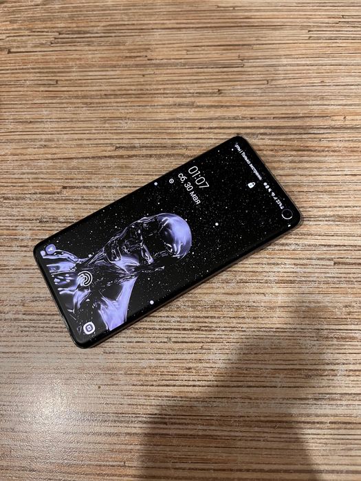 Samsung s10 в идеальном состоянии