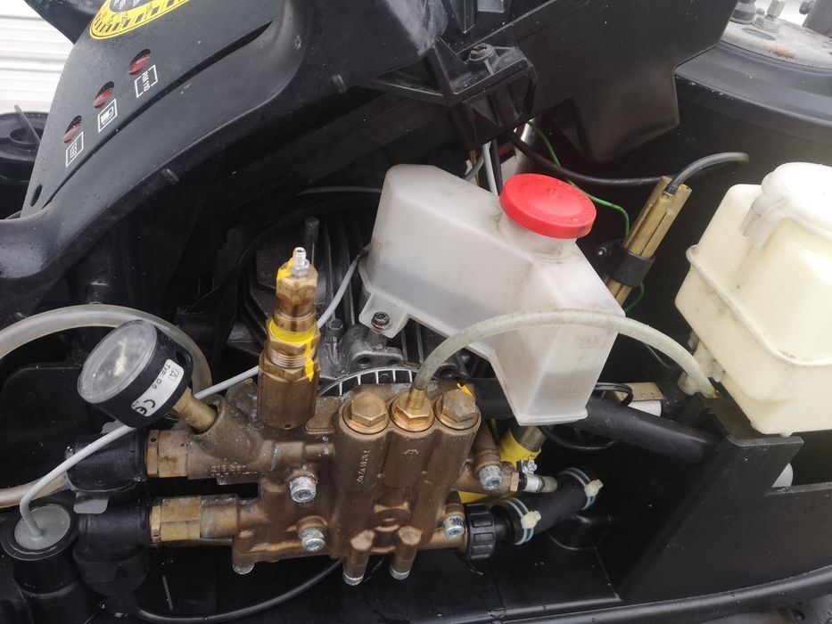 Пароструйка Karcher HDS 558C 220V160bar Супер Силна и Мощна Дизел