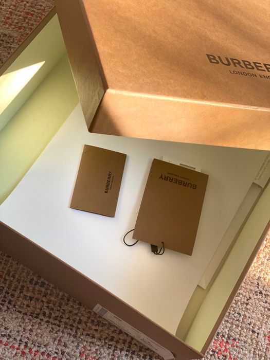 BURBERRY, Ermenegildo Zegna, Bikkembergs