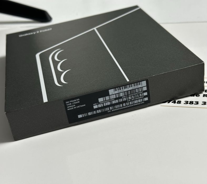 Nou Samsung Z Fold 7 256 GB Jetblack Amanet Vintagegold Roman