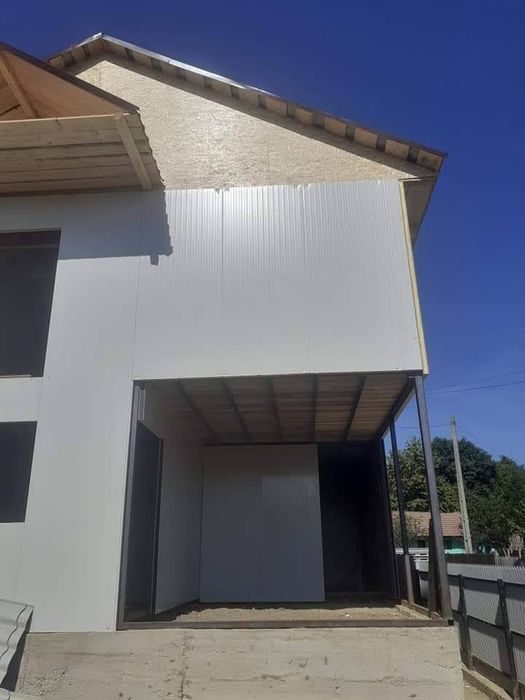 Vând casa din panouri Sandwich 10x10