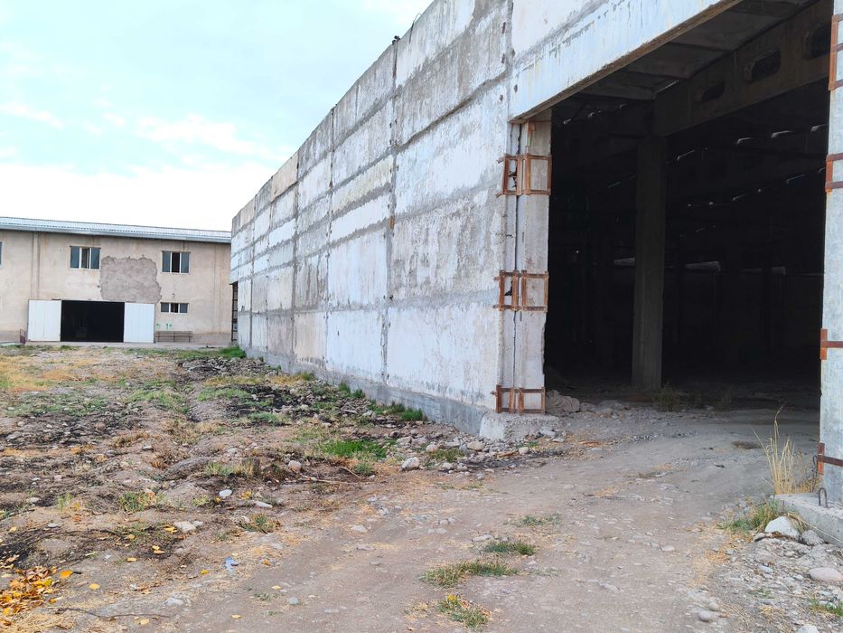 Yu  Аренда 4600м2 по 2у.е./м2 - под склад/производство Ахмад Ясави